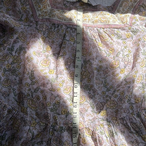 American Eagle flowy top.    Pale purple. Size S     Would easily fit Medium - Picture 7 of 14